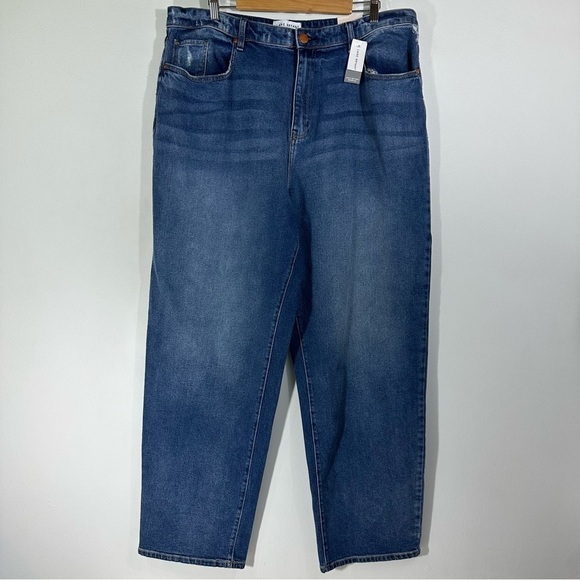 Lane Bryant Denim - NWT Lane Bryant Signature Fit Loose Straight Mid Rise Medium Wash Jeans